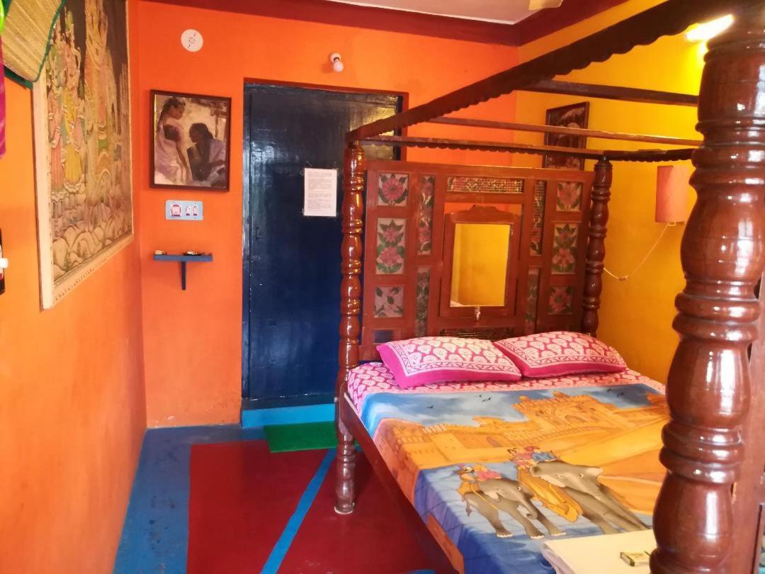 بونديتْشيري Swades Guest House المظهر الخارجي الصورة