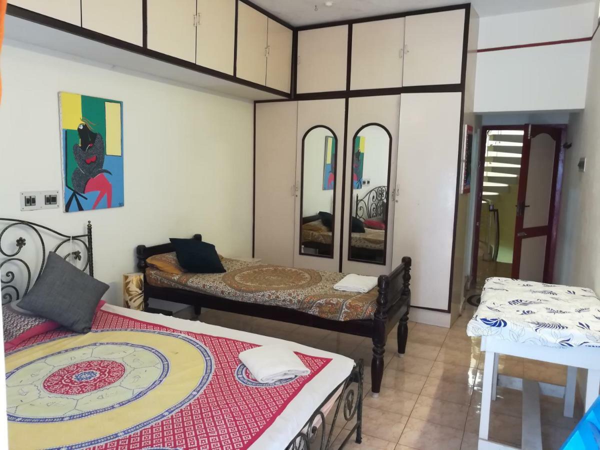 بونديتْشيري Swades Guest House المظهر الخارجي الصورة