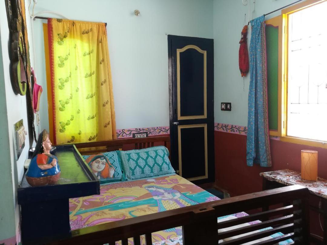 بونديتْشيري Swades Guest House المظهر الخارجي الصورة