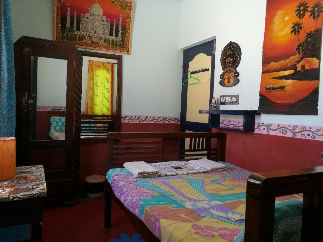 بونديتْشيري Swades Guest House المظهر الخارجي الصورة